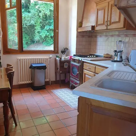 Le Refuge D'eline, Maison De Campagne Sud Cantal Hotel *